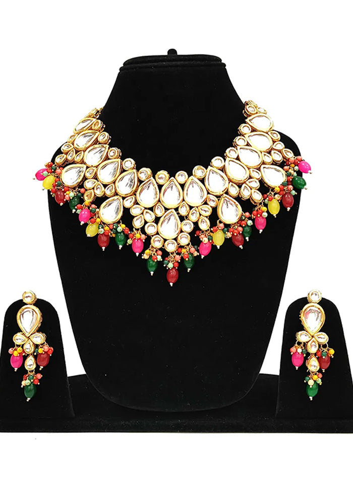 Multicolor Alloy Jewellery Set (1 Necklace, 1 Pair Earrings, 1 Mang Tikka)