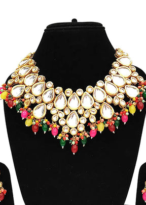 Multicolor Alloy Jewellery Set (1 Necklace, 1 Pair Earrings, 1 Mang Tikka)