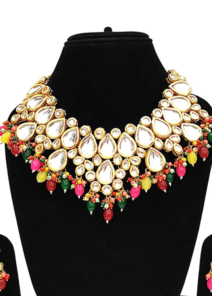 Multicolor Alloy Jewellery Set (1 Necklace, 1 Pair Earrings, 1 Mang Tikka)