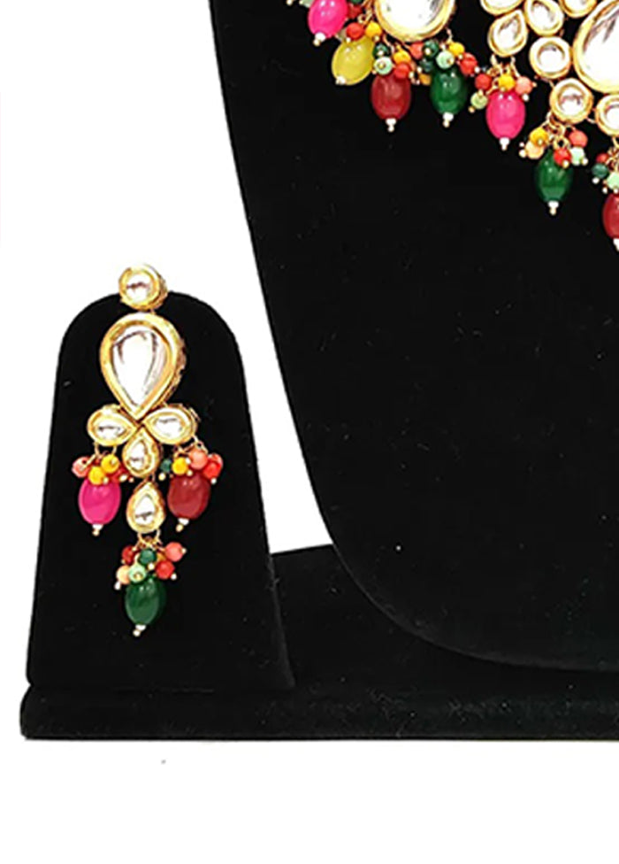 Multicolor Alloy Jewellery Set (1 Necklace, 1 Pair Earrings, 1 Mang Tikka)