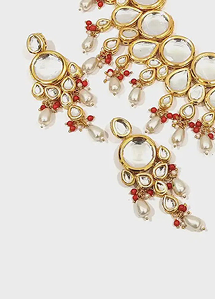 Multicolor Alloy Jewellery Set (1 Necklace, 1 Pair Earrings, 1 Mang Tikka)