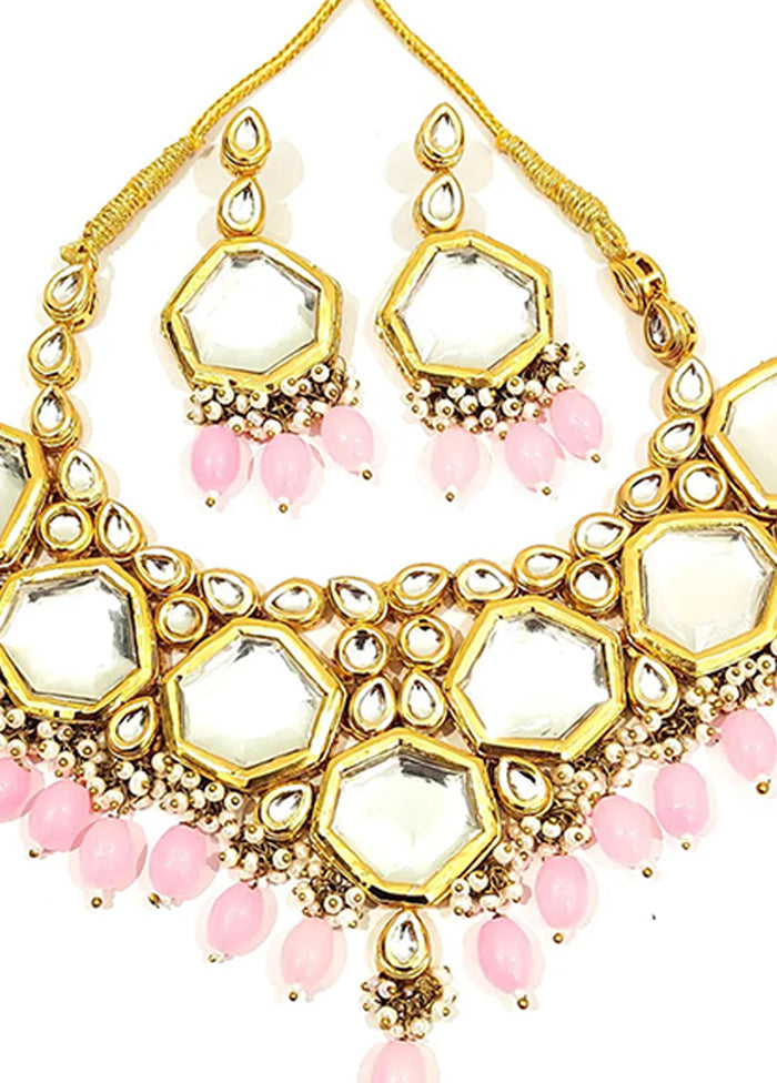 Multicolor Alloy Jewellery Set (1 Necklace, 1 Pair Earrings, 1 Mang Tikka)