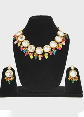 Multicolor Alloy Jewellery Set (1 Necklace, 1 Pair Earrings, 1 Mang Tikka)