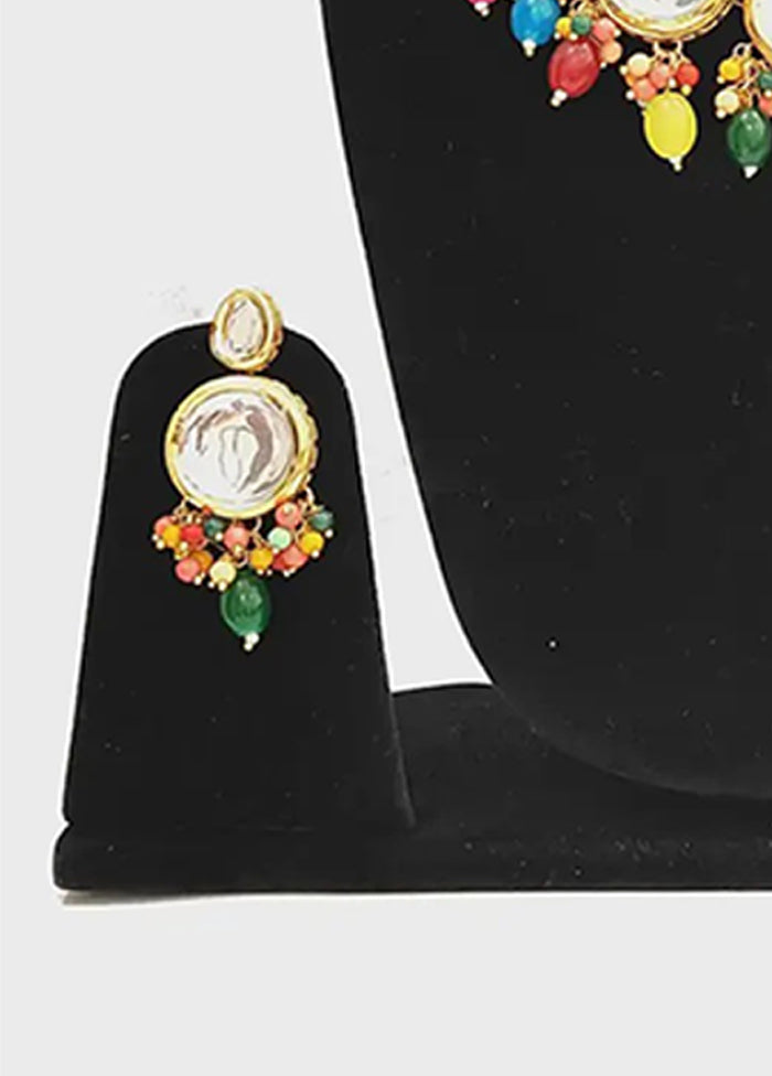 Multicolor Alloy Jewellery Set (1 Necklace, 1 Pair Earrings, 1 Mang Tikka)