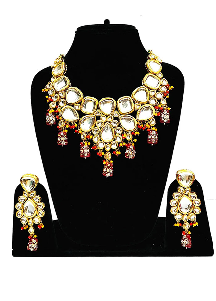 Multicolor Alloy Jewellery Set (1 Necklace, 1 Pair Earrings, 1 Mang Tikka)